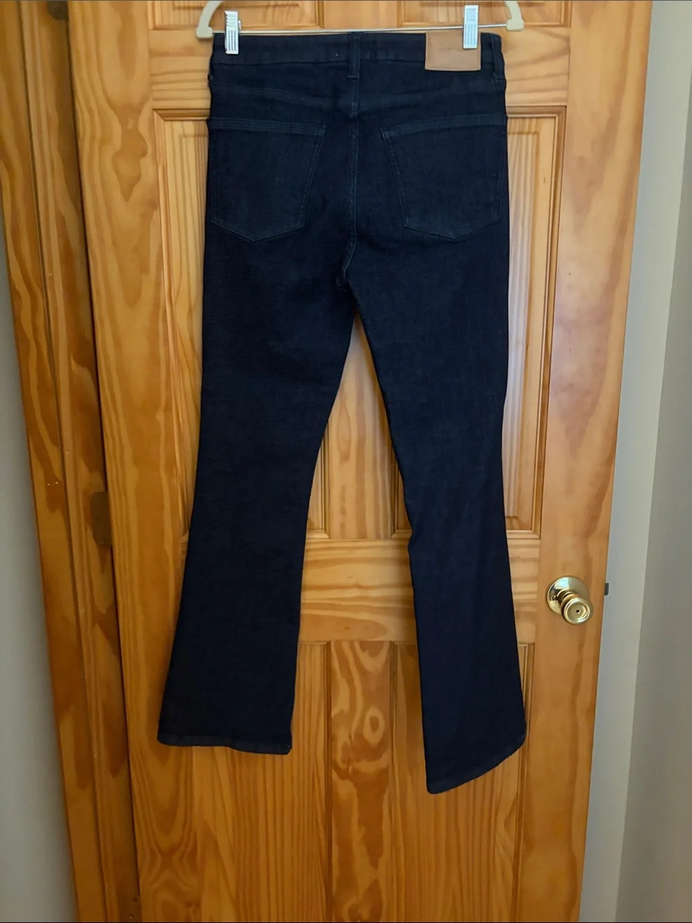 Mid-Rise dark denim Flared Jeans — Women’s Classic Flare.  Size 27 - Picture 5 of 12